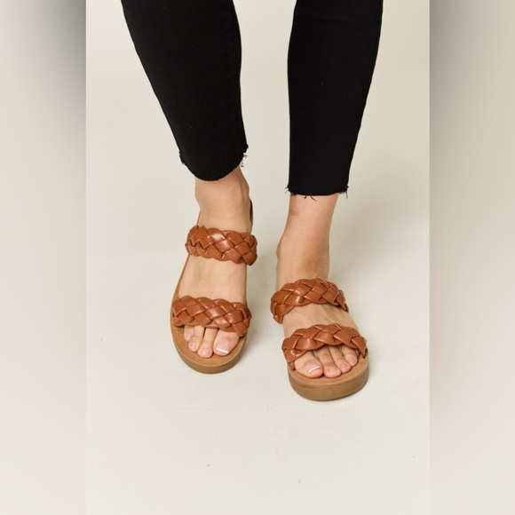 WILD DIVA Woven Dual Band Platform Sandals - Picture 1 of 5